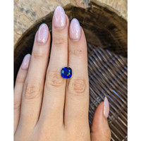 5.04 Ct. Blue Sapphire from Ceylon (Sri Lanka) Life Style