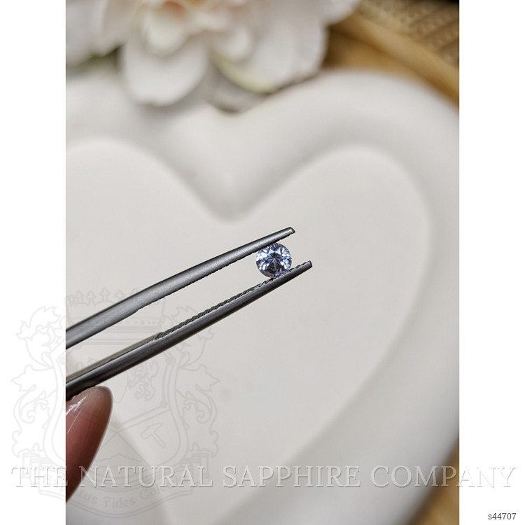 0.38 Ct. Violet Sapphire from Ceylon (Sri Lanka)