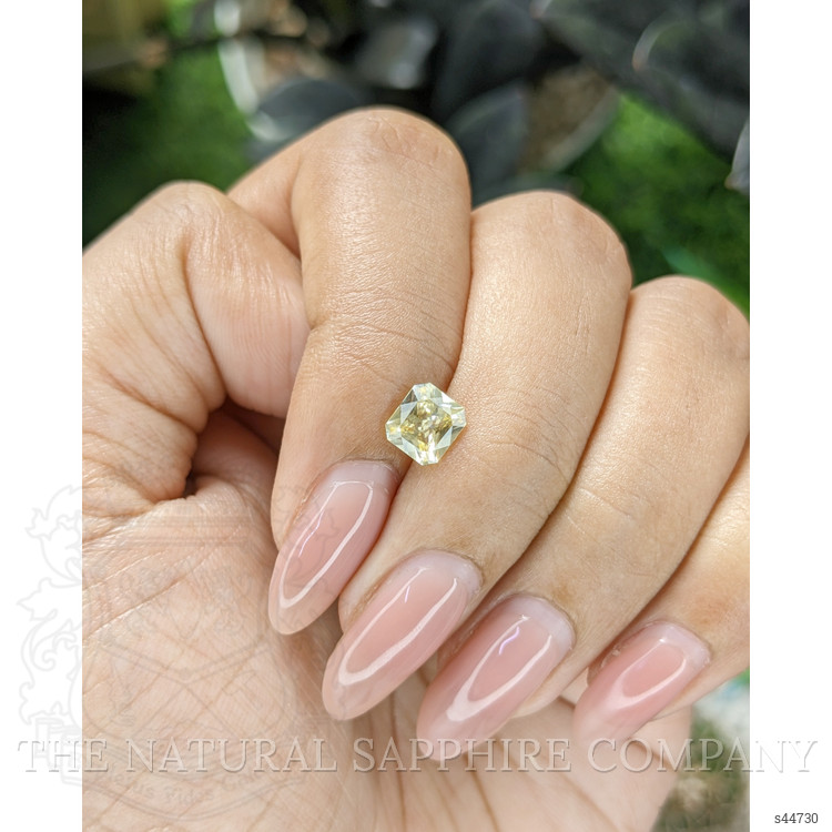 1.01 Ct. Yellow Sapphire from Ceylon (Sri Lanka)