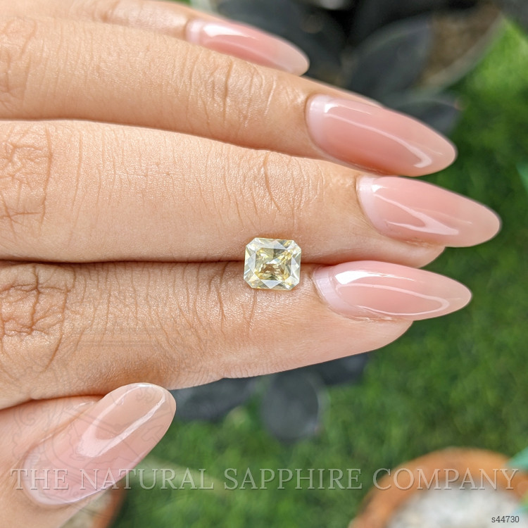 1.01 Ct. Yellow Sapphire from Ceylon (Sri Lanka)
