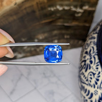 5.08 Ct. Blue Sapphire from Ceylon (Sri Lanka) Life Style