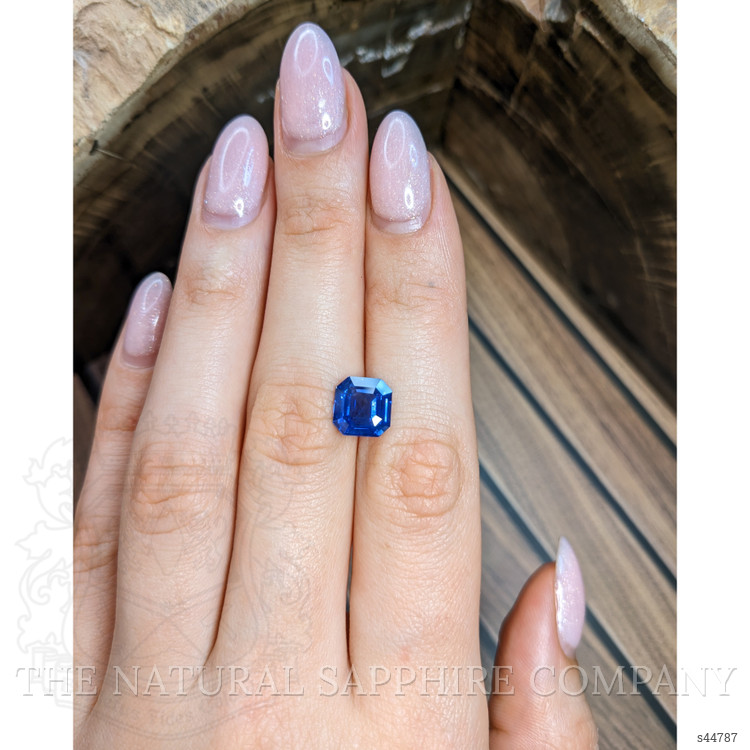 3.71 Ct. Blue Sapphire from Ceylon (Sri Lanka)