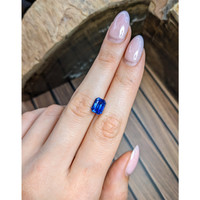 3.58 Ct. Blue Sapphire from Ceylon (Sri Lanka) Life Style
