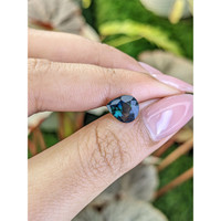 2.31 Ct. Bluish Green Sapphire from Ceylon (Sri Lanka) Life Style