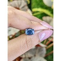 3.19 Ct. Greenish Blue Sapphire from Ceylon (Sri Lanka) Life Style