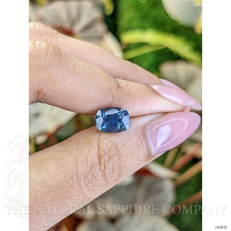 3.19 Ct. Greenish Blue Sapphire from Ceylon (Sri Lanka)