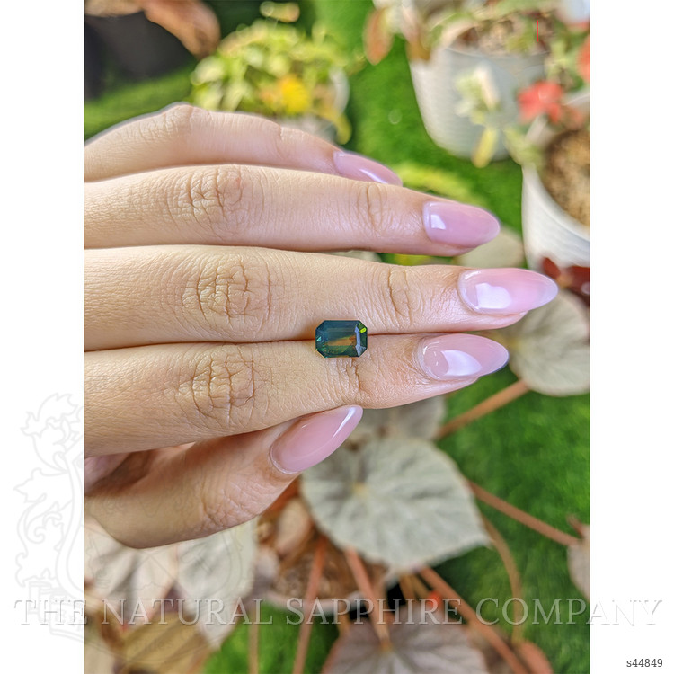 2.51 Ct. Bi Color / Parti Sapphire from Ceylon (Sri Lanka)