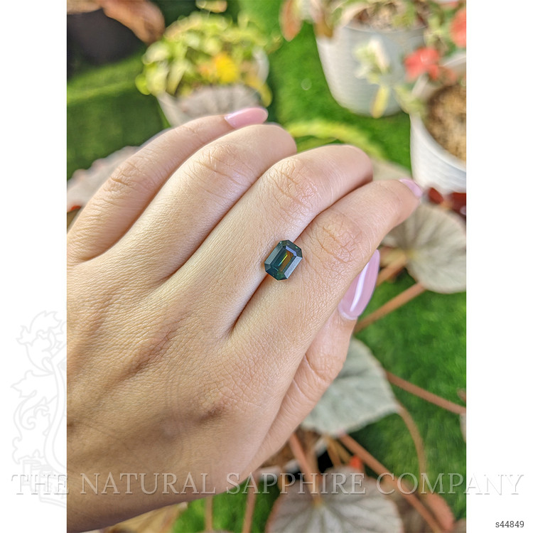 2.51 Ct. Bi Color / Parti Sapphire from Ceylon (Sri Lanka)