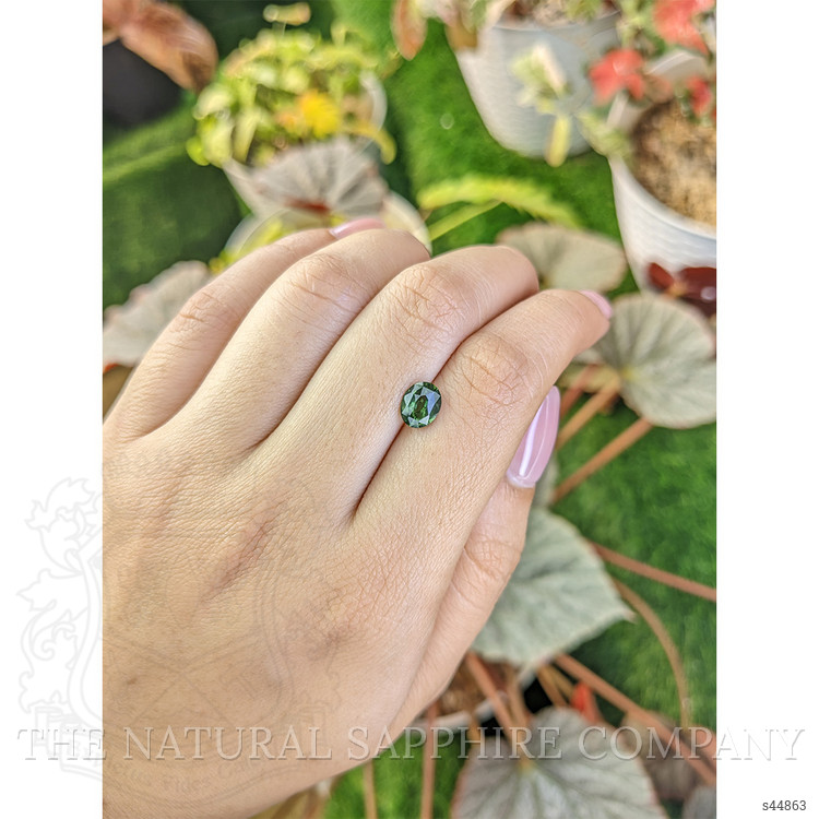 1.39 Ct. Green Sapphire from Ceylon (Sri Lanka)