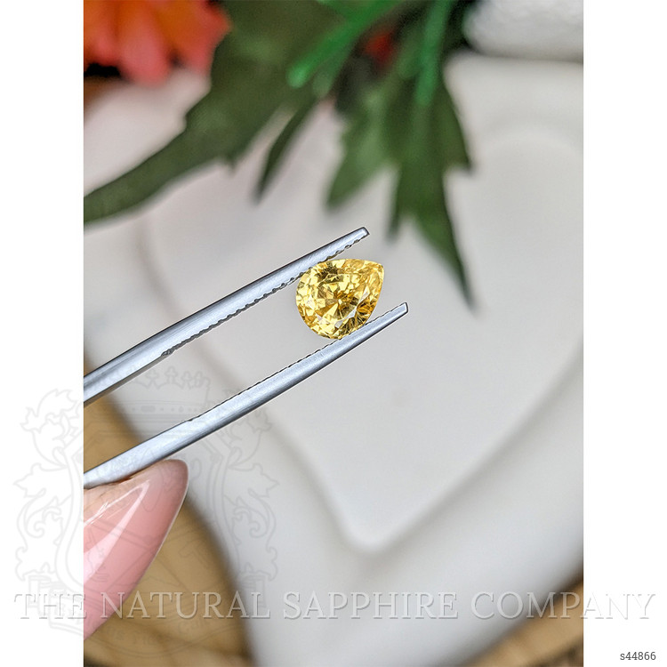 2.04 Ct. Yellow Sapphire from Ceylon (Sri Lanka)
