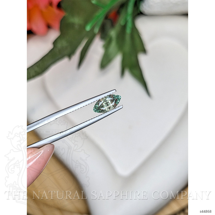 1.37 Ct. Yellowish Green Sapphire from Ceylon (Sri Lanka)