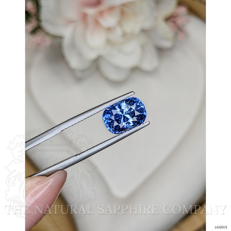 5.06 Ct. Blue Sapphire from Ceylon (Sri Lanka)