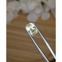 3.51 Ct. Greenish Yellow Sapphire from Ceylon (Sri Lanka) Life Style