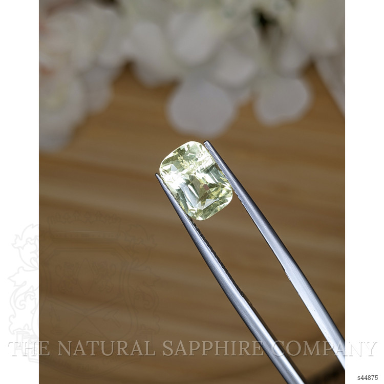 3.51 Ct. Greenish Yellow Sapphire from Ceylon (Sri Lanka)