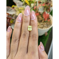 3.04 Ct. Yellow Sapphire from Ceylon (Sri Lanka) Life Style