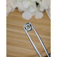 2.26 Ct. Grey Sapphire from Ceylon (Sri Lanka) Life Style