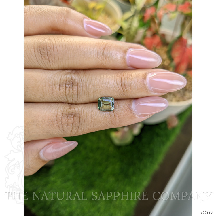 1.66 Ct. Green Sapphire from Ceylon (Sri Lanka)