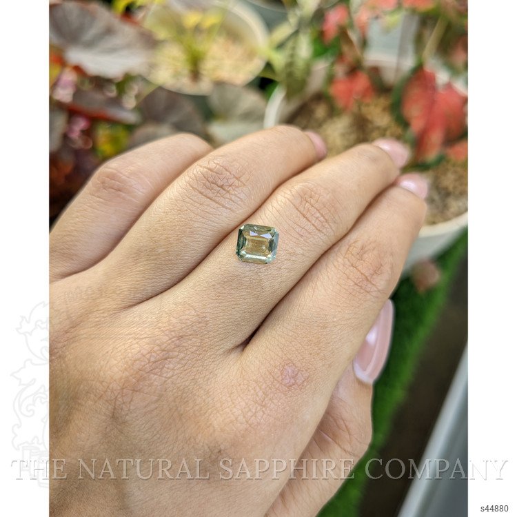 1.66 Ct. Green Sapphire from Ceylon (Sri Lanka)