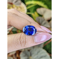 8.04 Ct. Blue Sapphire from Ceylon (Sri Lanka) Life Style
