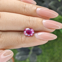 2.09 Ct. Purplish Pink Sapphire from Ceylon (Sri Lanka) Life Style