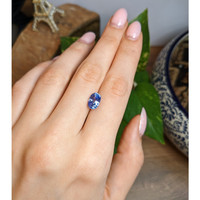 4.01 Ct. Blue Sapphire from Ceylon (Sri Lanka) Life Style