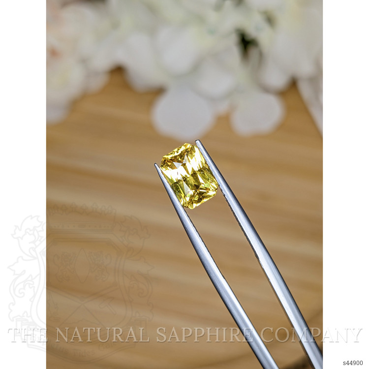 2.72 Ct. Greenish Yellow Sapphire from Ceylon (Sri Lanka)
