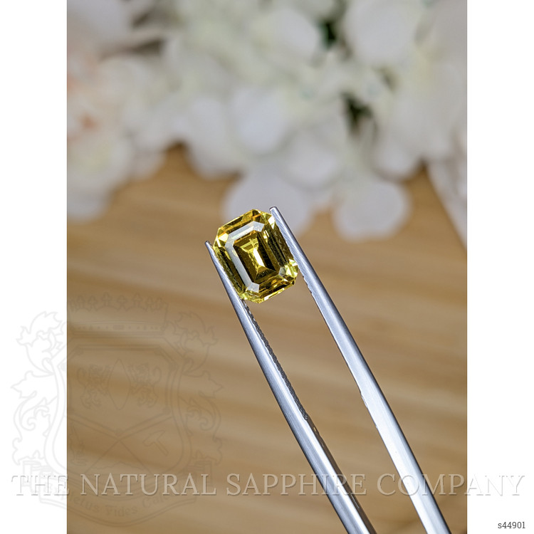 2.30 Ct. Greenish Yellow Sapphire from Ceylon (Sri Lanka)