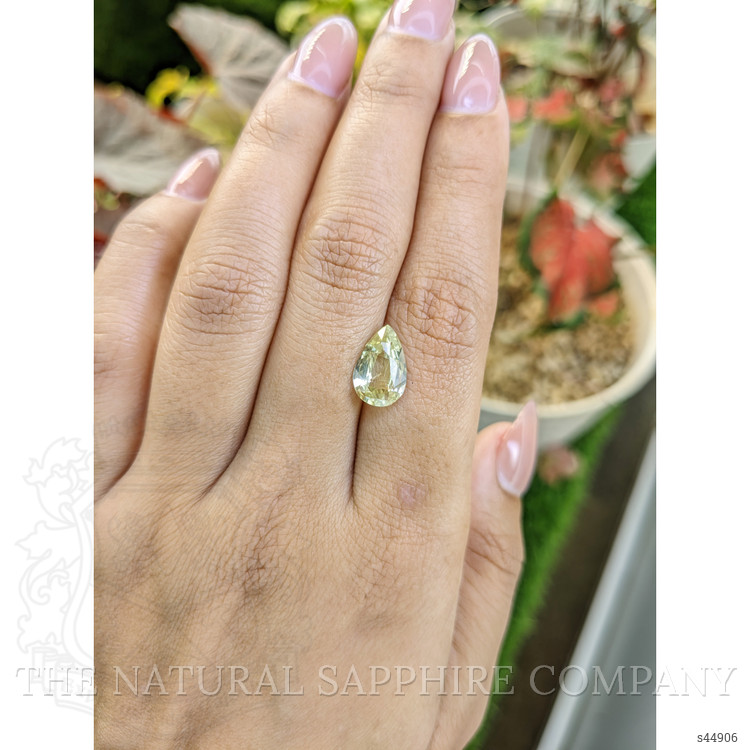 3.45 Ct. Greenish Yellow Sapphire from Ceylon (Sri Lanka)