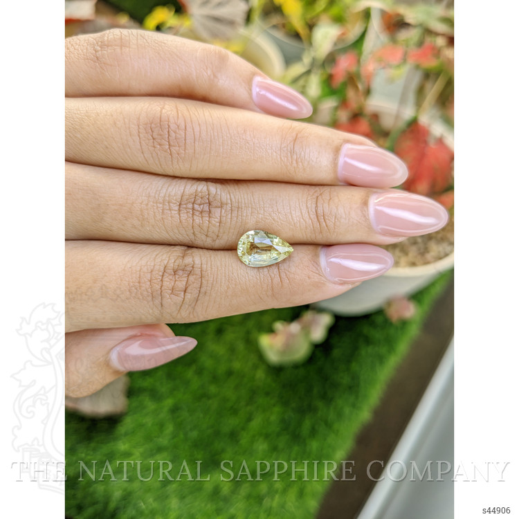 3.45 Ct. Greenish Yellow Sapphire from Ceylon (Sri Lanka)