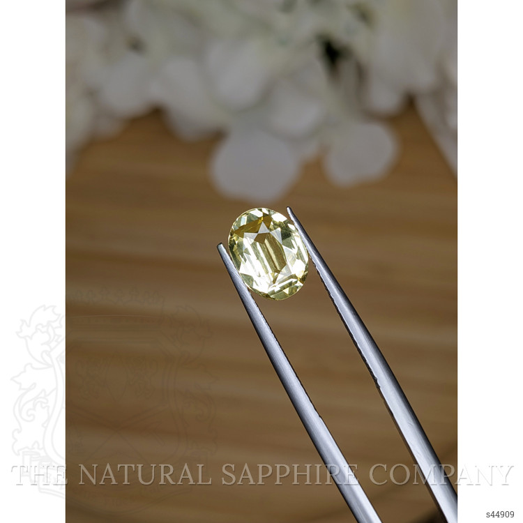 2.29 Ct. Yellow Sapphire from Ceylon (Sri Lanka)