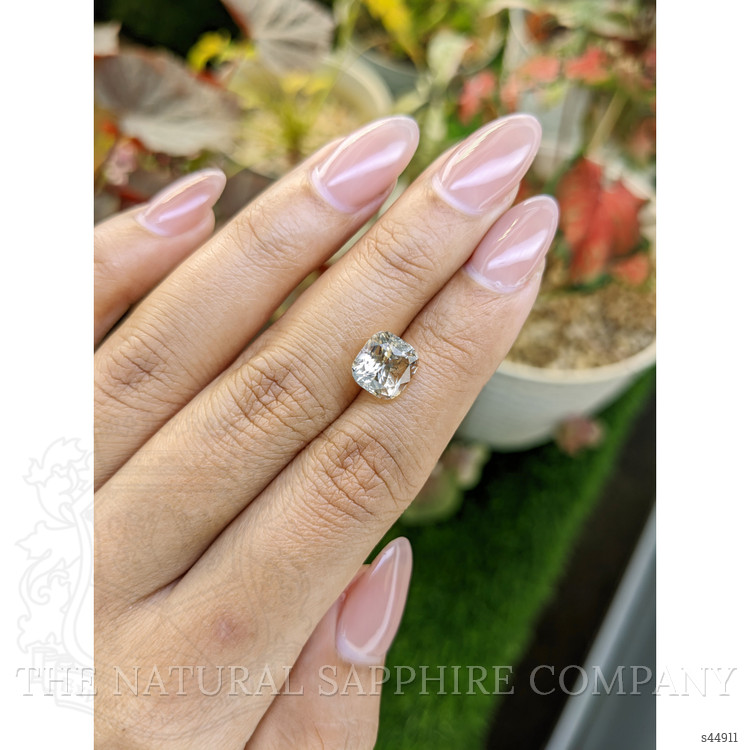 4.03 Ct. Yellow Sapphire from Ceylon (Sri Lanka)