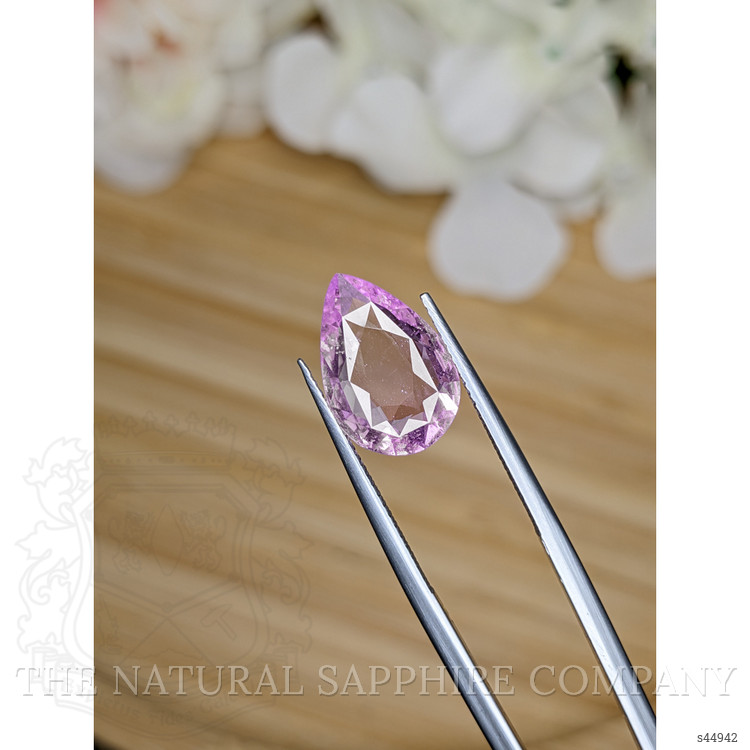 3.96 Ct. Purplish Pink Sapphire from Ceylon (Sri Lanka)