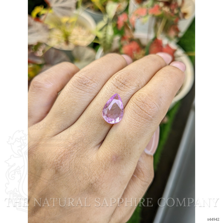 3.96 Ct. Purplish Pink Sapphire from Ceylon (Sri Lanka)