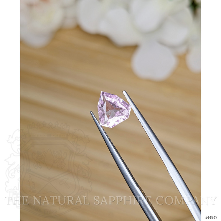1.43 Ct. Pink Sapphire from Ceylon (Sri Lanka)