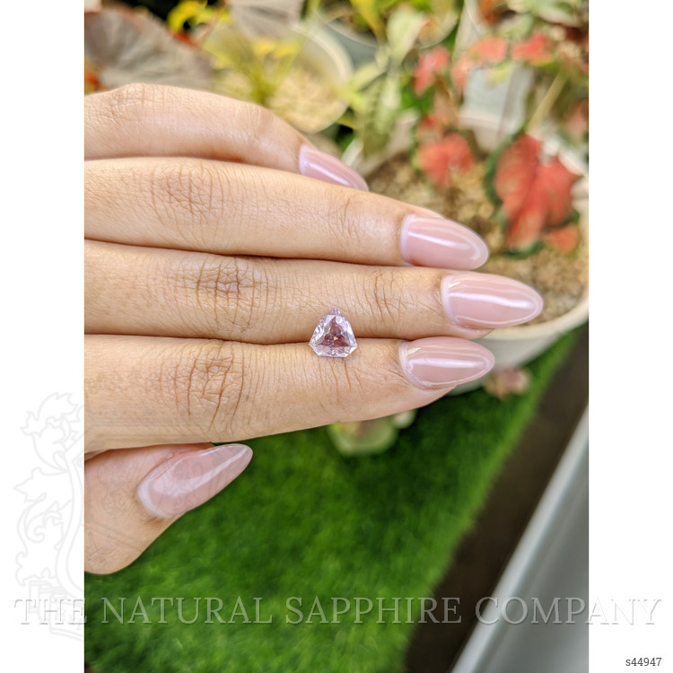 1.43 Ct. Pink Sapphire from Ceylon (Sri Lanka)