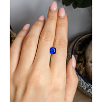 3.14 Ct. Blue Sapphire from Ceylon (Sri Lanka) Life Style