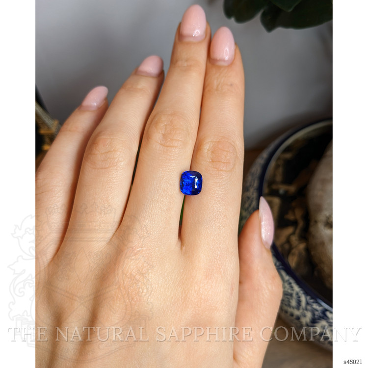 3.14 Ct. Blue Sapphire from Ceylon (Sri Lanka)