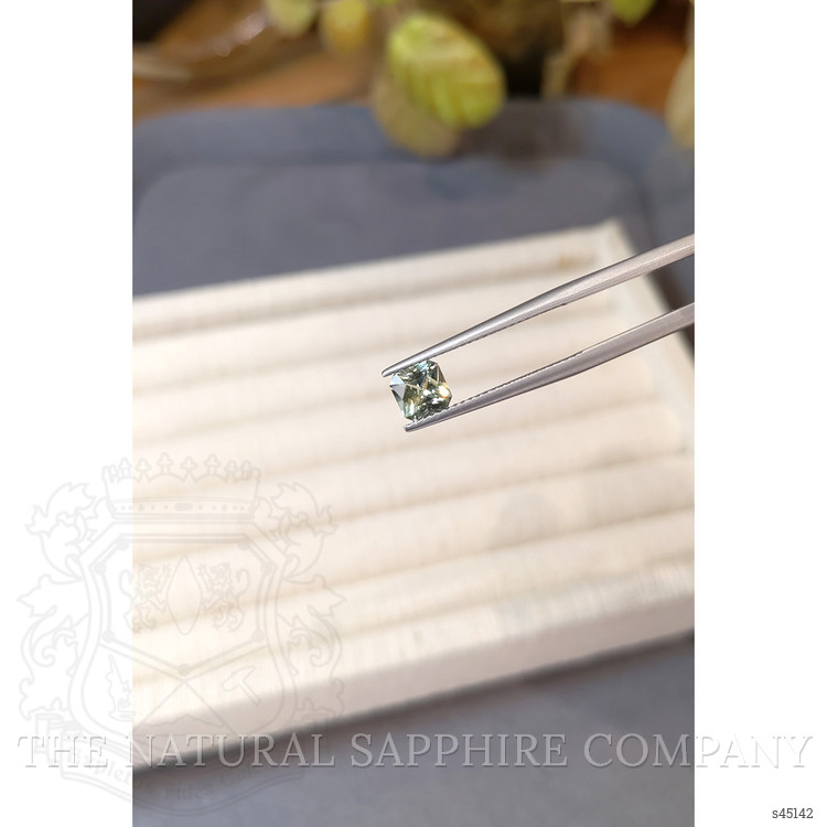 1.05 Ct. Yellowish Green Sapphire from Montana
