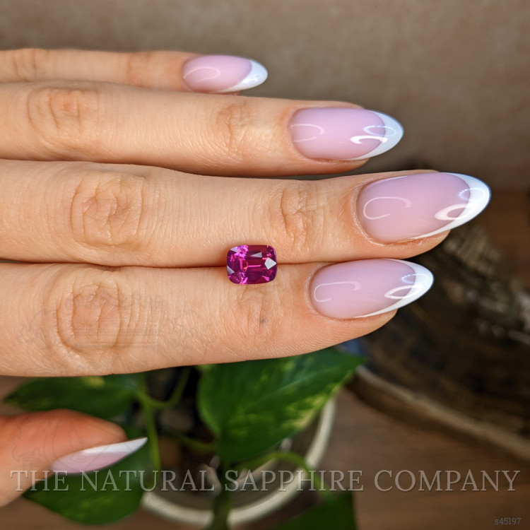 2.54 Ct. Purplish Pink Sapphire from Ceylon (Sri Lanka)