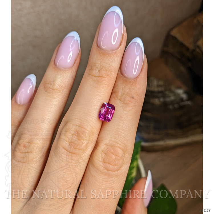 2.54 Ct. Purplish Pink Sapphire from Ceylon (Sri Lanka)