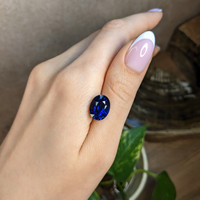 9.04 Ct. Blue Sapphire from Madagascar Life Style