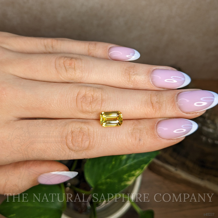 4.03 Ct. Yellow Sapphire from Ceylon (Sri Lanka)