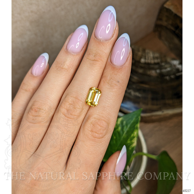 4.03 Ct. Yellow Sapphire from Ceylon (Sri Lanka)