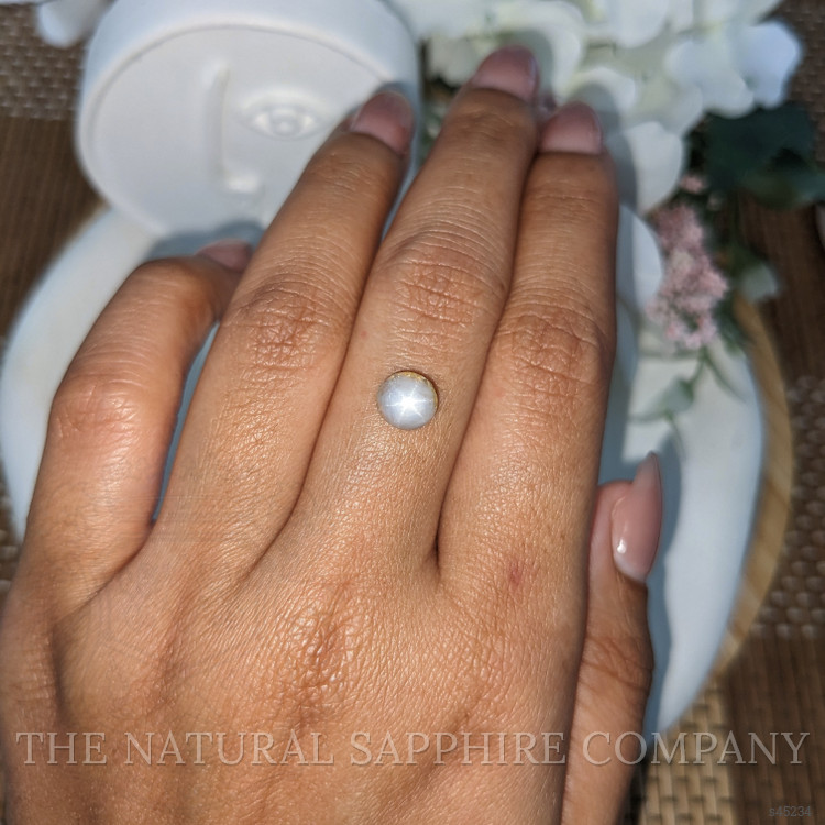 2.35 Ct. Purple Star Sapphire from Ceylon (Sri Lanka)