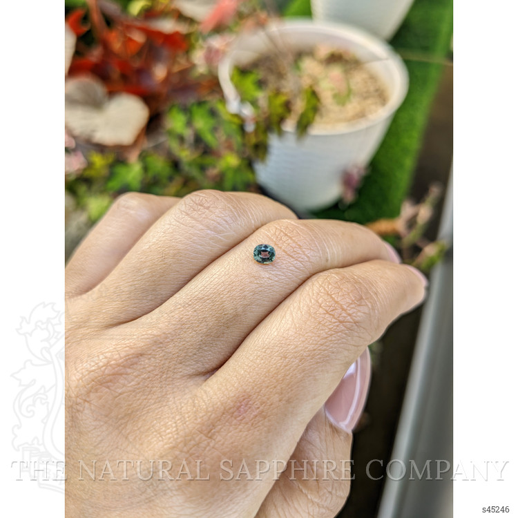 0.39 Ct. Green Sapphire from Ceylon (Sri Lanka)