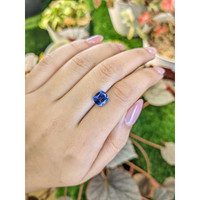 3.01 Ct. Blue Sapphire from Ceylon (Sri Lanka) Life Style