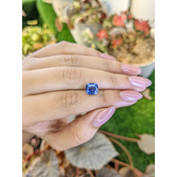 3.01 Ct. Blue Sapphire from Ceylon (Sri Lanka) Life Style