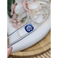 4.16 Ct. Blue Sapphire from Ceylon (Sri Lanka) Life Style