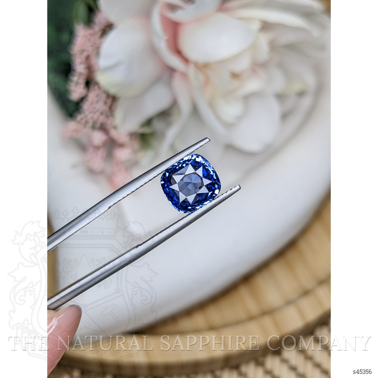 4.16 Ct. Blue Sapphire from Ceylon (Sri Lanka)