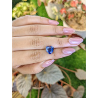 4.12 Ct. Blue Sapphire from Ceylon (Sri Lanka) Life Style